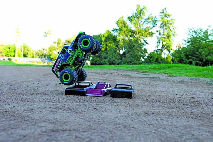 DIGGING DEEP - The Losi Mini LMT Grave Digger Monster Truck RTR