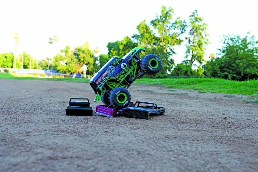 DIGGING DEEP - The Losi Mini LMT Grave Digger Monster Truck RTR