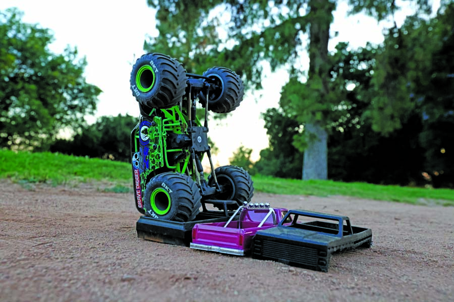 DIGGING DEEP - The Losi Mini LMT Grave Digger Monster Truck RTR